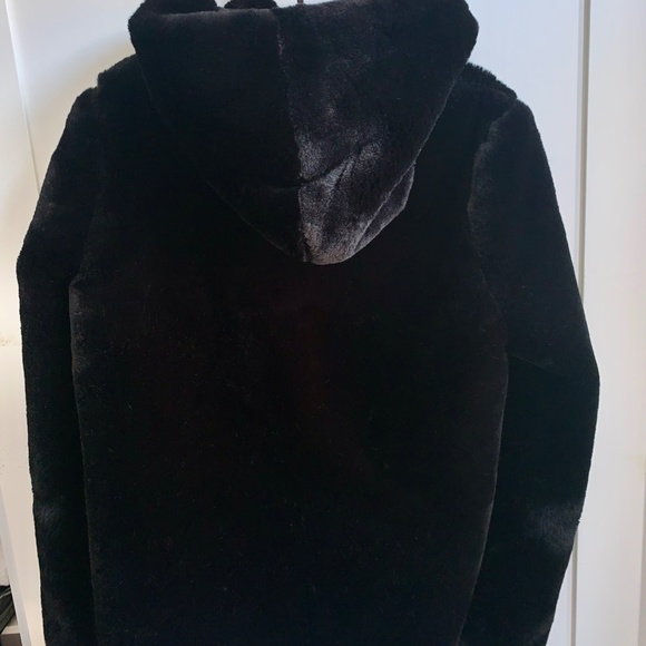 Faux Fur - Picture 3 of 6